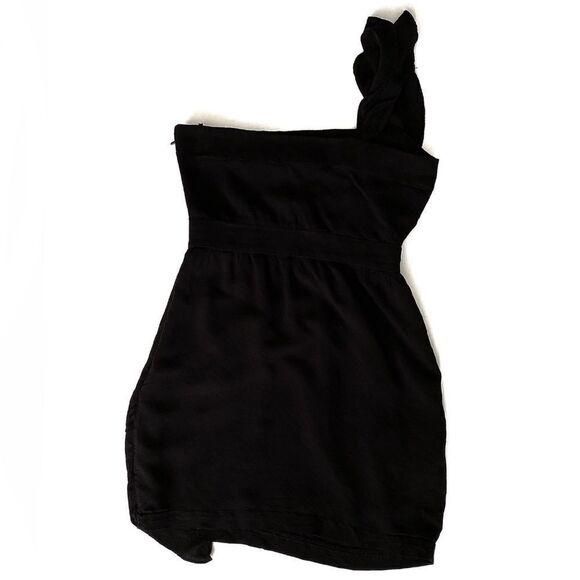 ๐จ Bcbgeneration Black One Shoulder Ruffle Tier - Picture 2 of 7